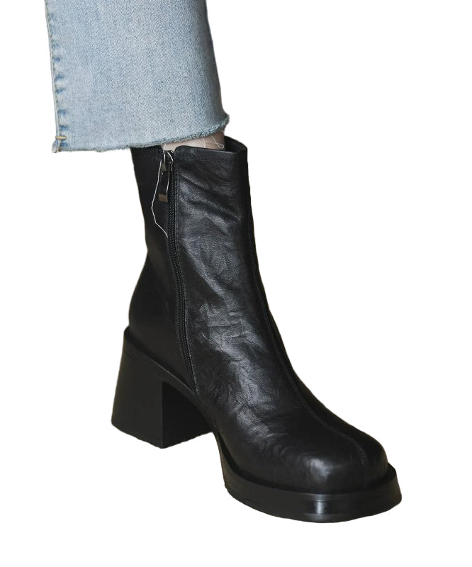 Ladies ankle boots with thick heel and zip closure