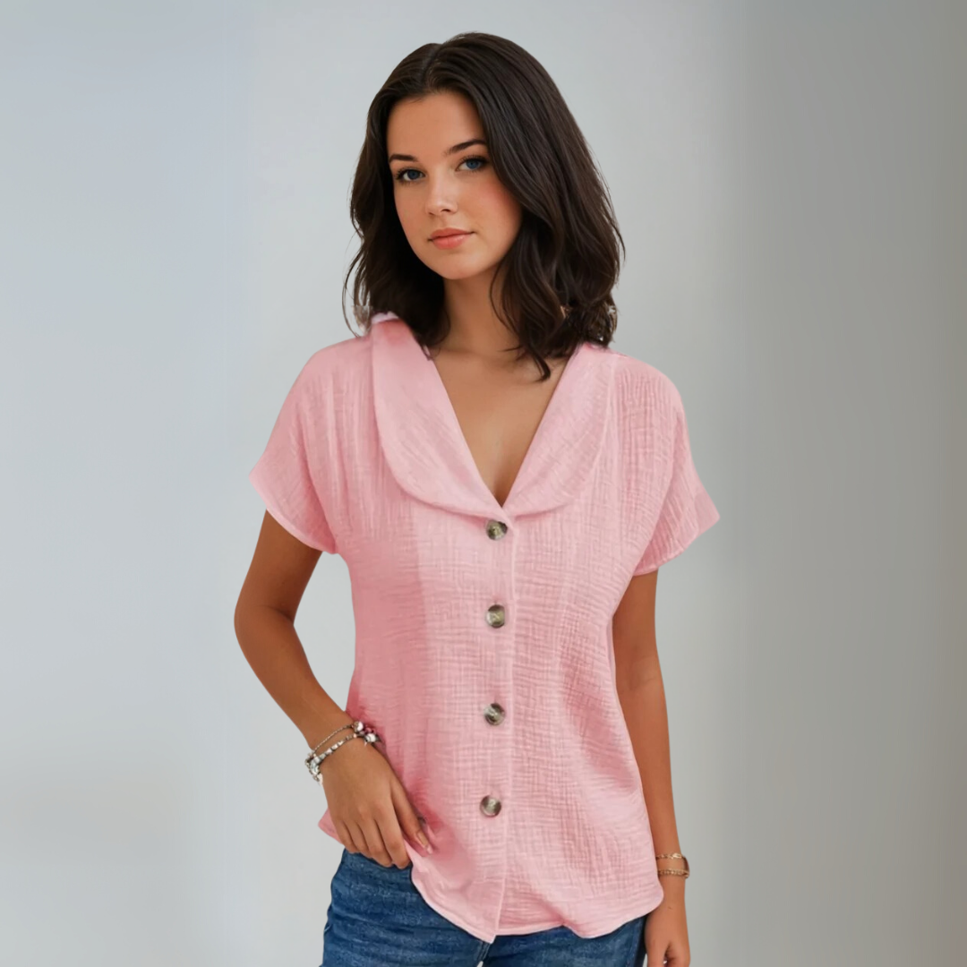 Ladies blouse with collar and buttons