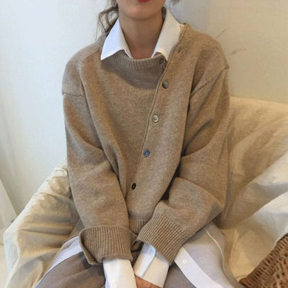 Ladies cardigan with asymmetric buttons