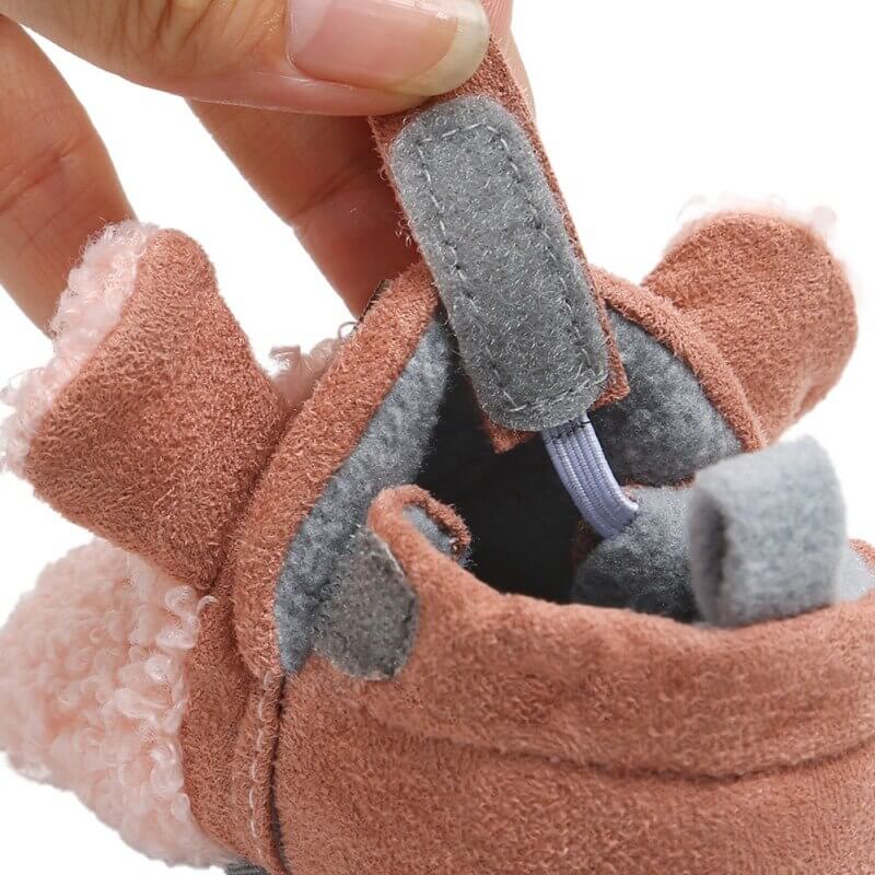 Lam design baby shoes