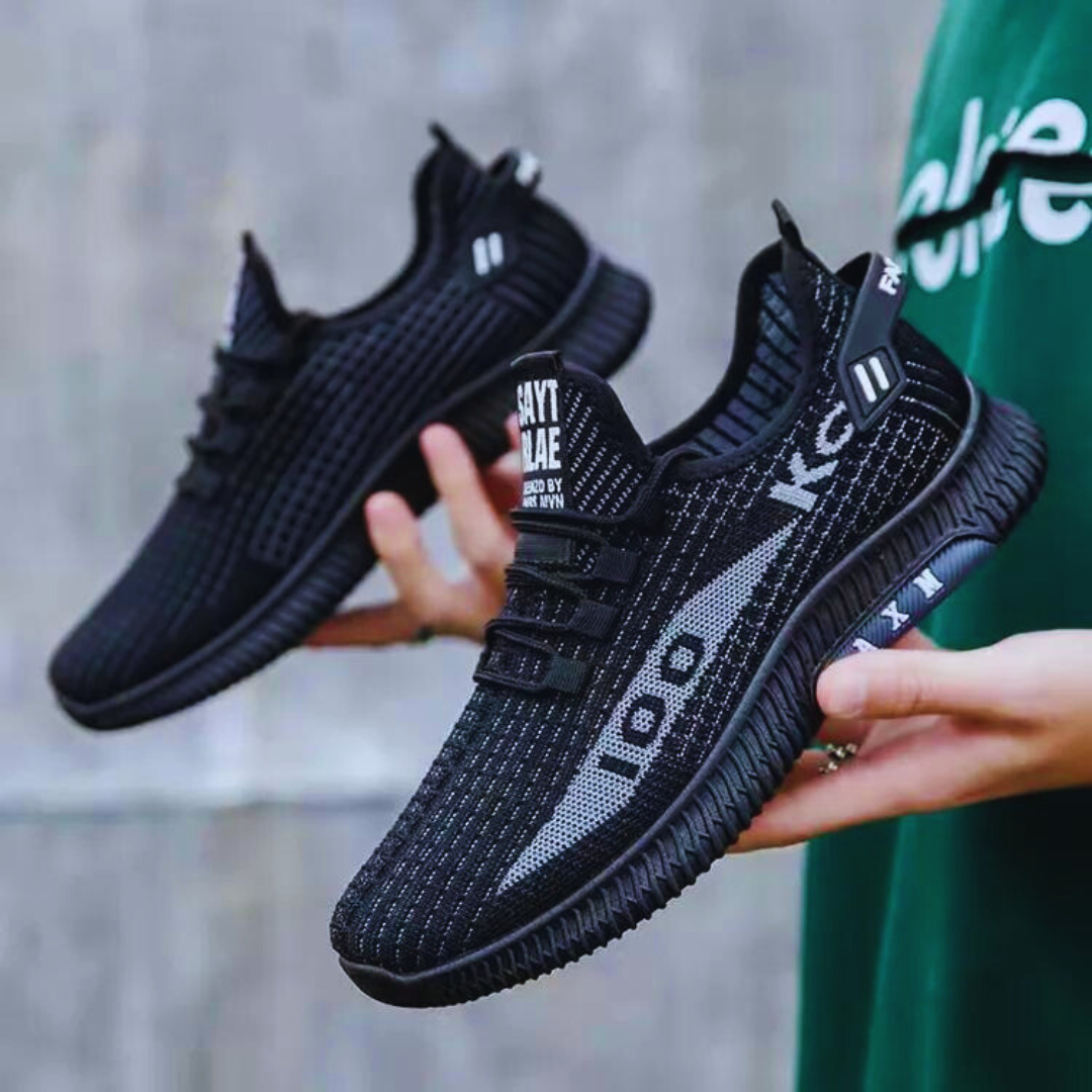 Lightweight men's sports shoes
