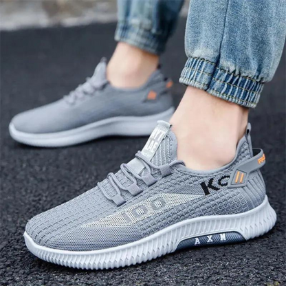 Lightweight men's sports shoes