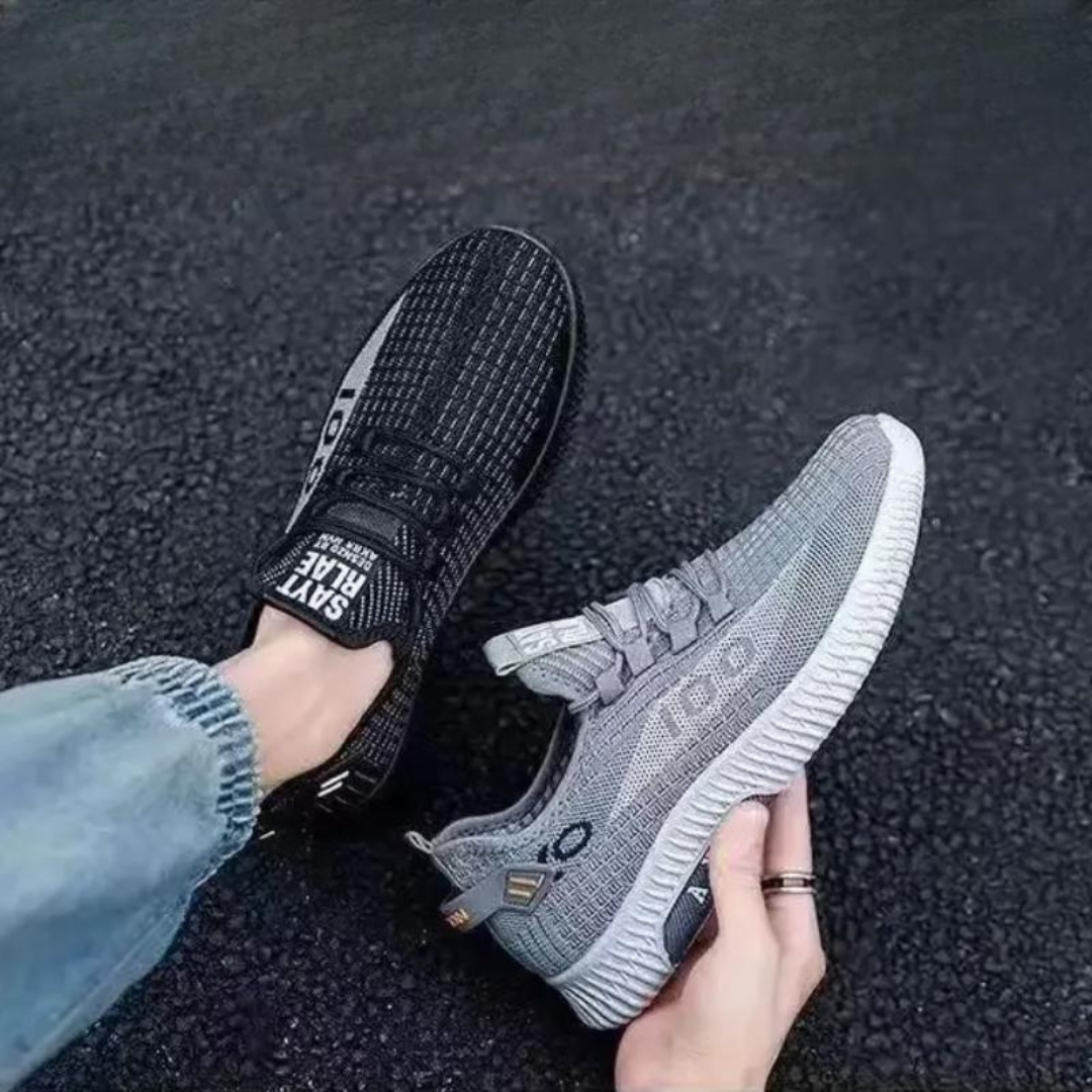 Lightweight men's sports shoes