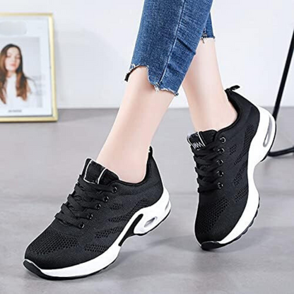 Lightweight outdoor shoes for women