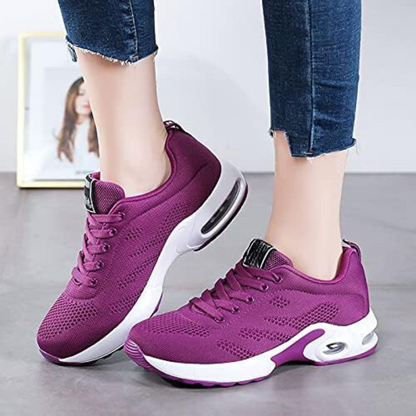 Lightweight outdoor shoes for women