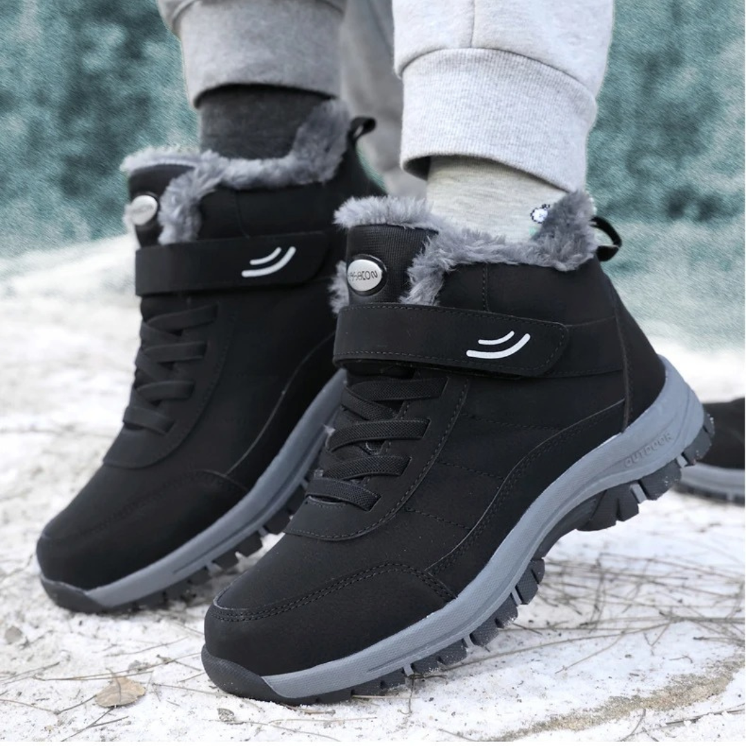 Lightweight women's snowboots with fur