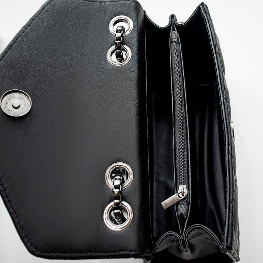 Luxury Quilted Crossbody Handbag with Tassel