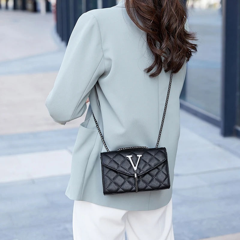 Luxury Quilted Crossbody Handbag with Tassel