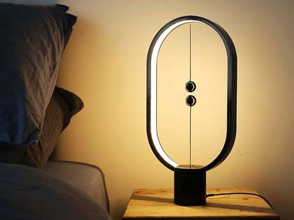 Magnetic LED balance lamp