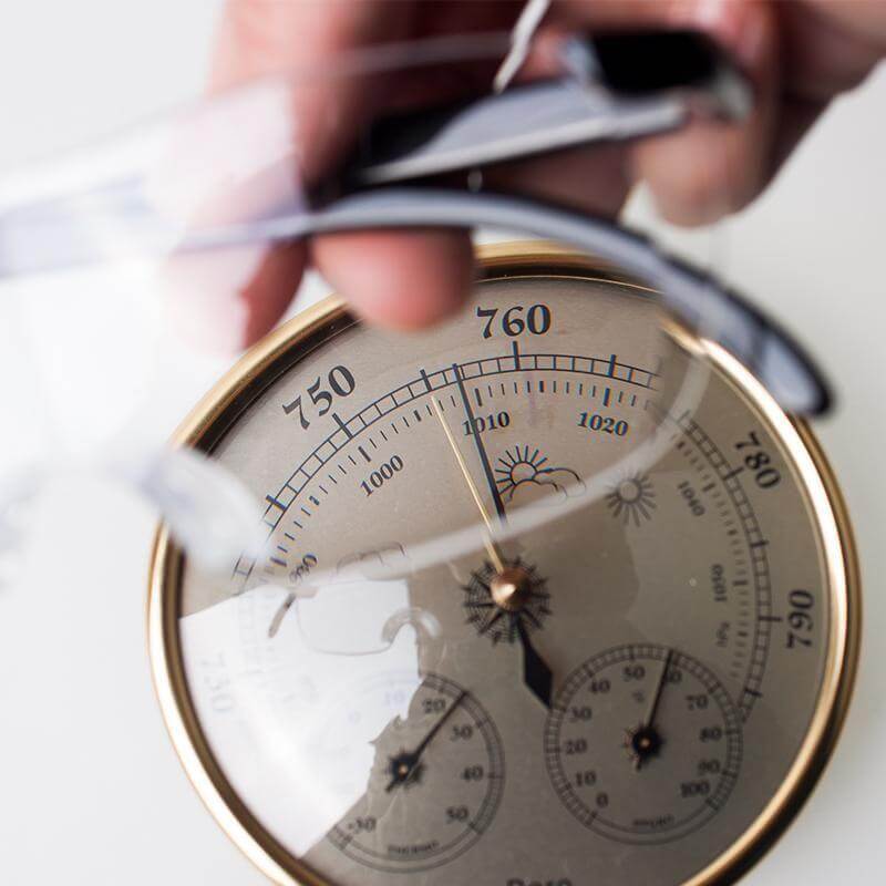 Magnifying glasses | 250-degree vision