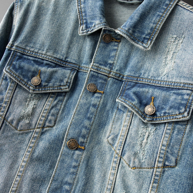 Men's Denim Jacket With Timeless Design