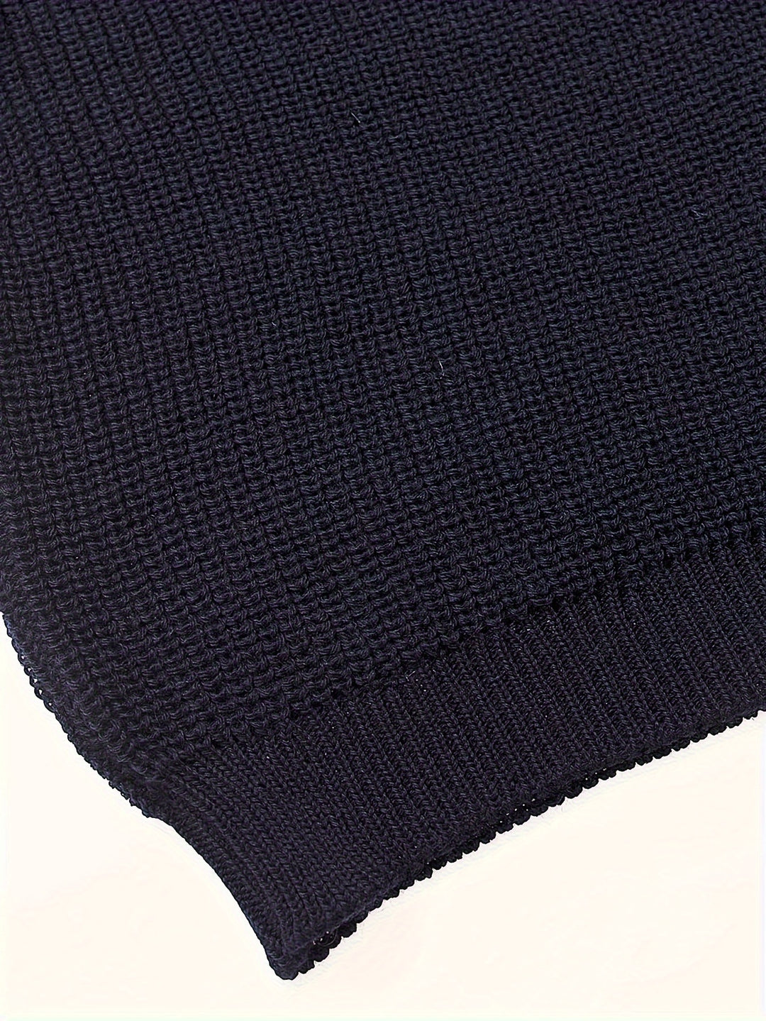 Men's Round Neck Knitted Sweater with Timeless Design