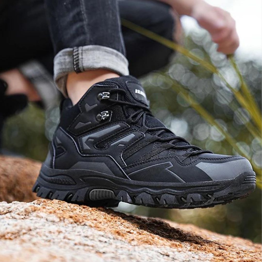 Men's Trekking Boots Waterproof With Enhanced Grip