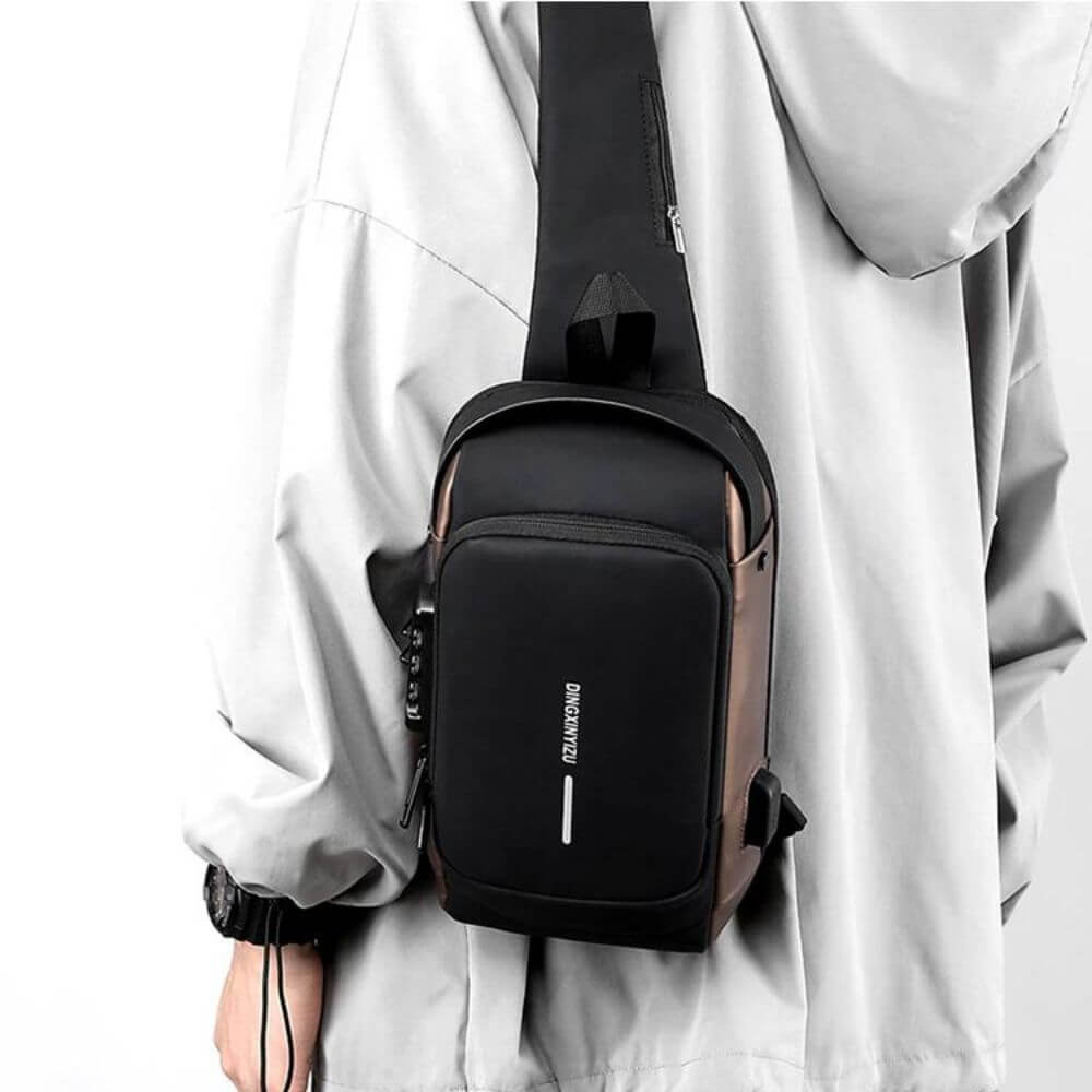 Men's bag with anti-theft protection