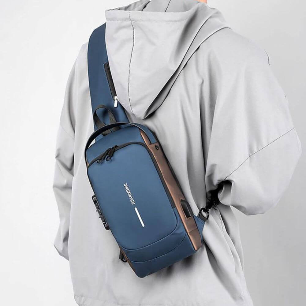 Men's bag with anti-theft protection