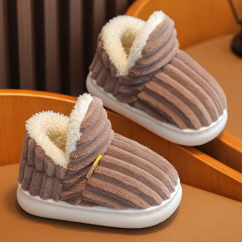 Non-slip children's slippers with soft sole and plush