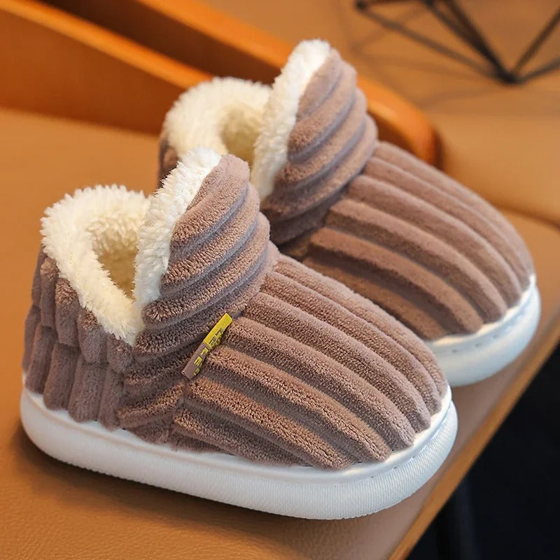 Non-slip children's slippers with soft sole and plush