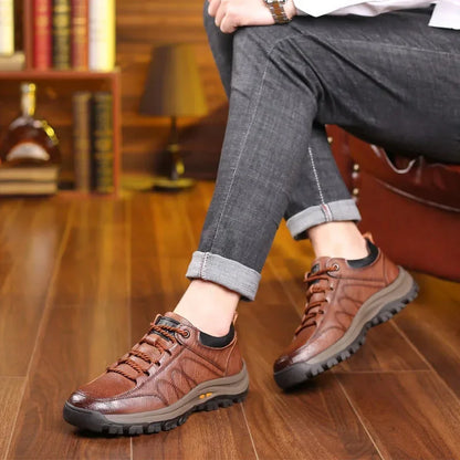 Non-slip hiking boots for men