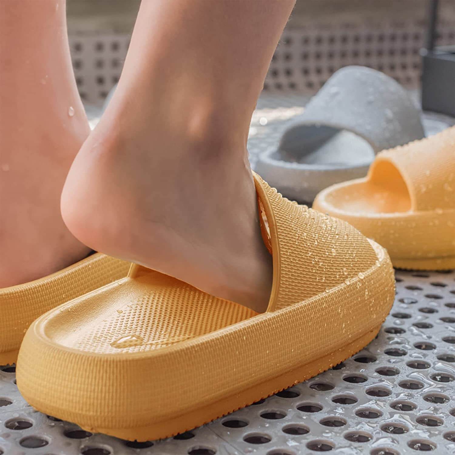 Non-slip slippers