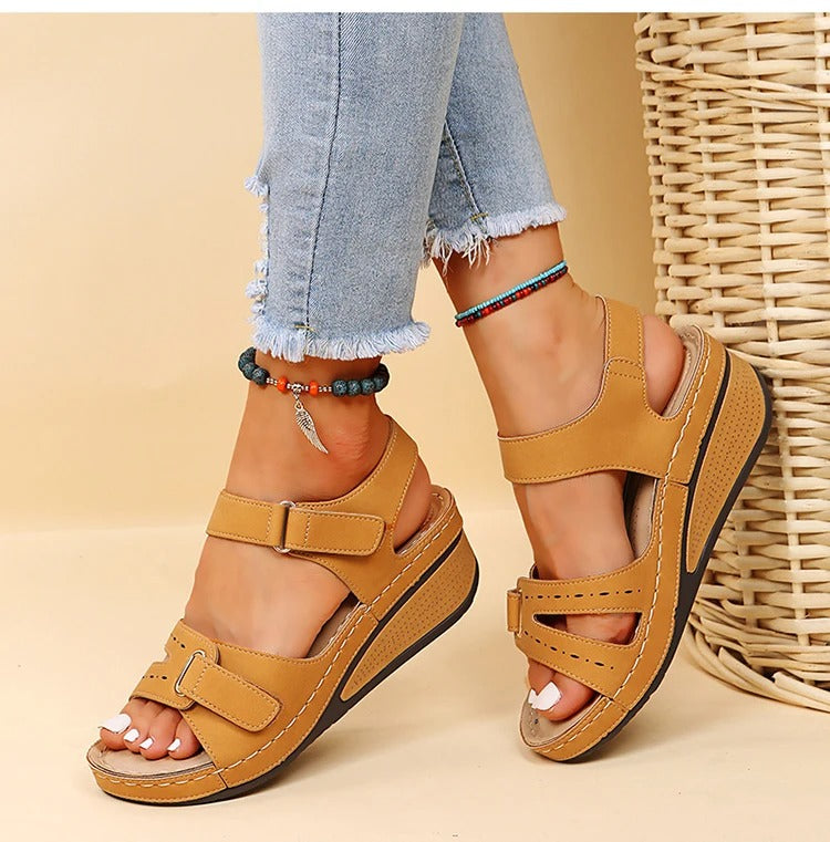 Orthopaedic platform sandals for women