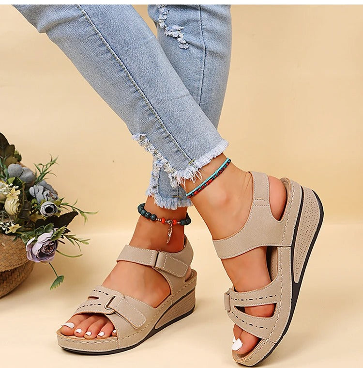 Orthopaedic platform sandals for women
