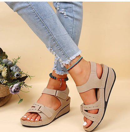 Orthopaedic platform sandals for women