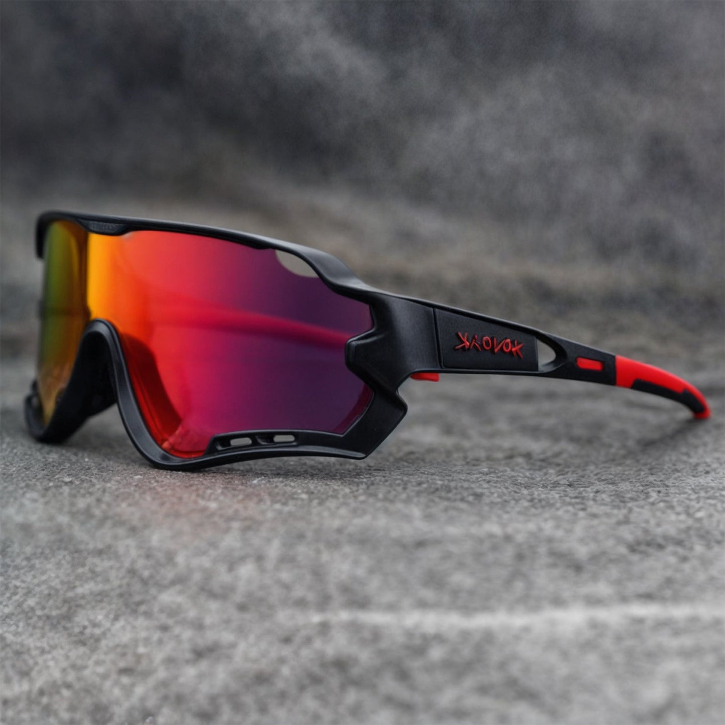 Photochromic sunglasses