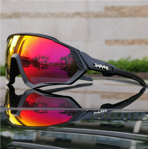 Photochromic sunglasses