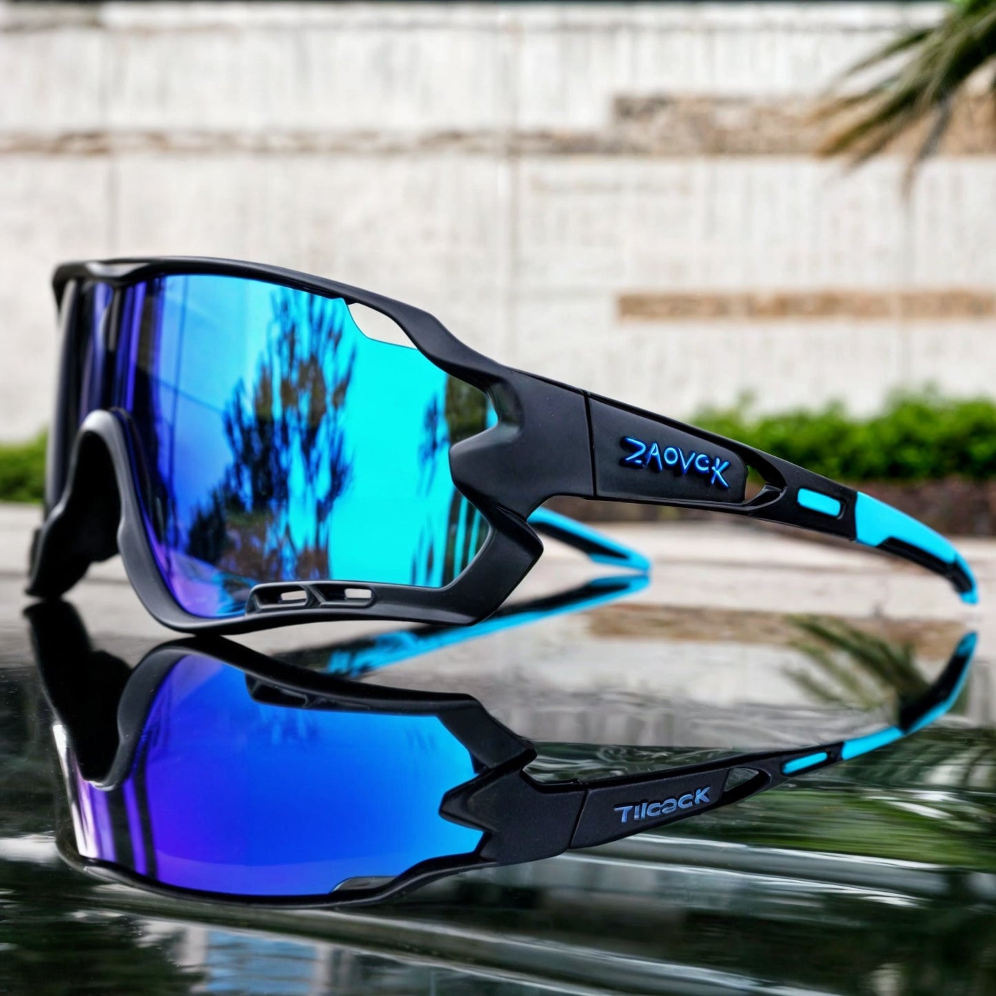 Photochromic sunglasses
