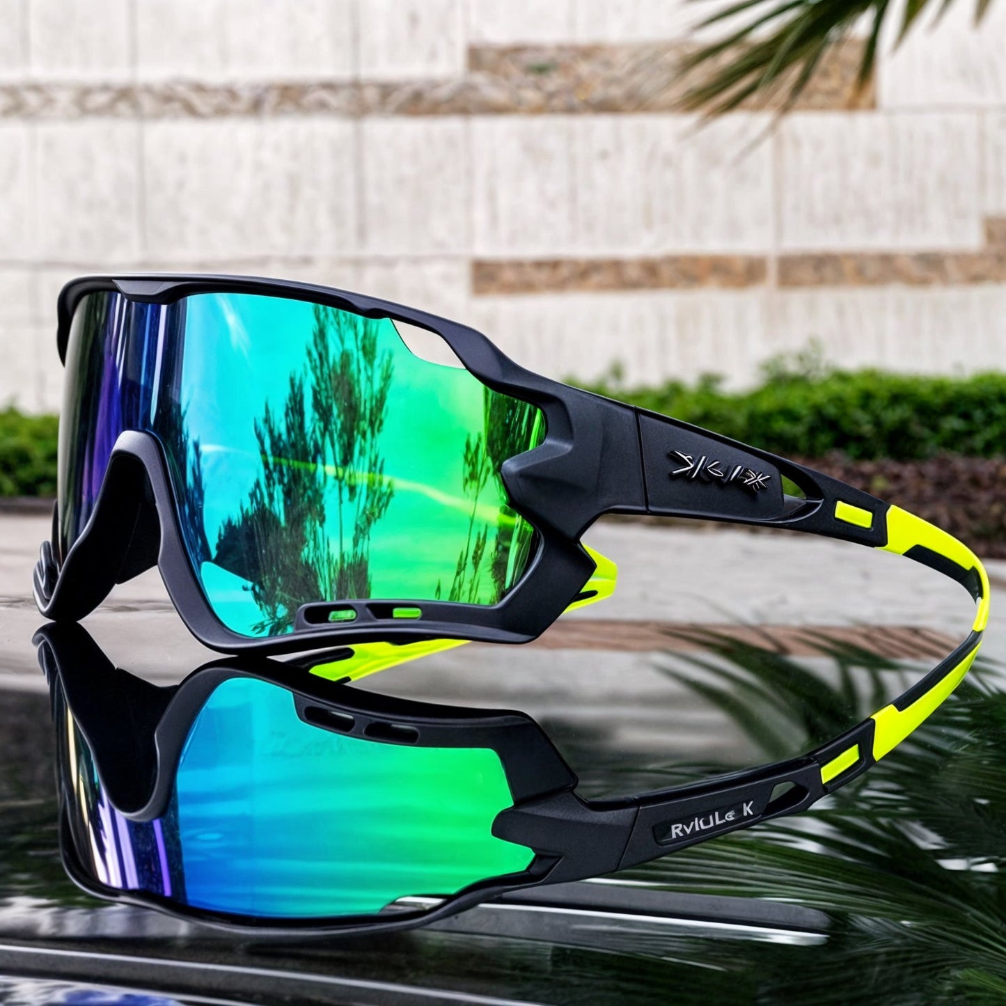 Photochromic sunglasses