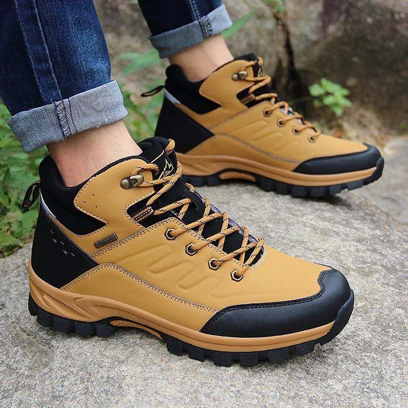 Plush hiking boots for men