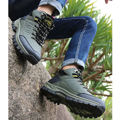 Plush hiking boots for men