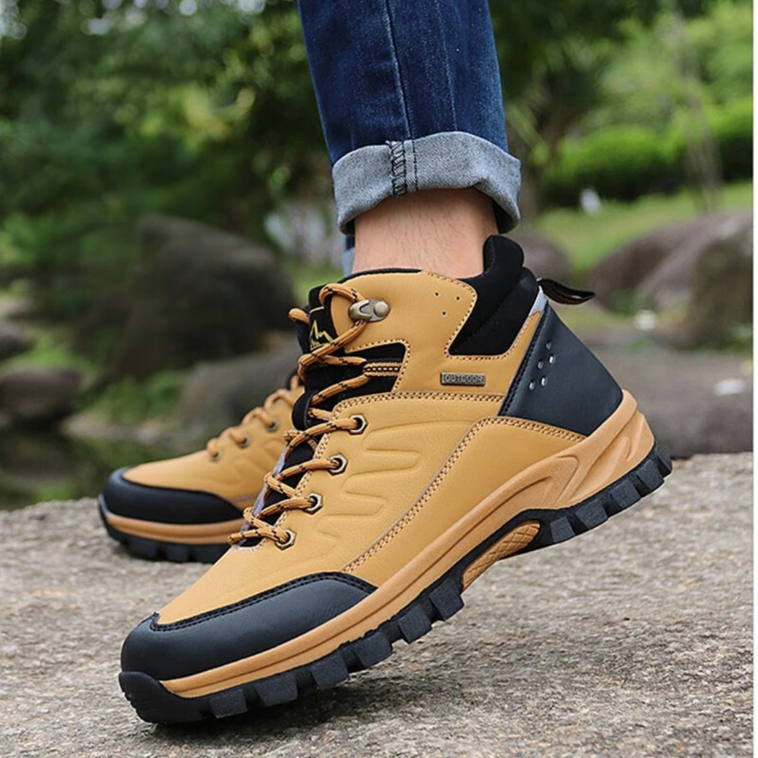 Plush hiking boots for men