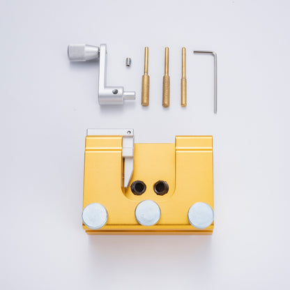 Portable chainsaw sharpening tool