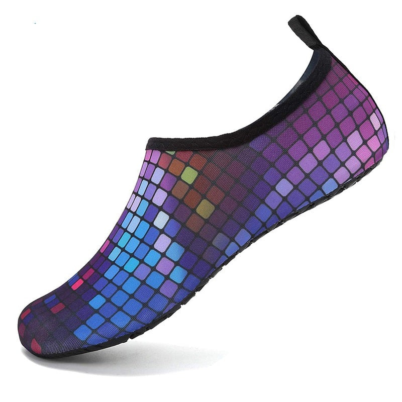 Quick-drying water socks