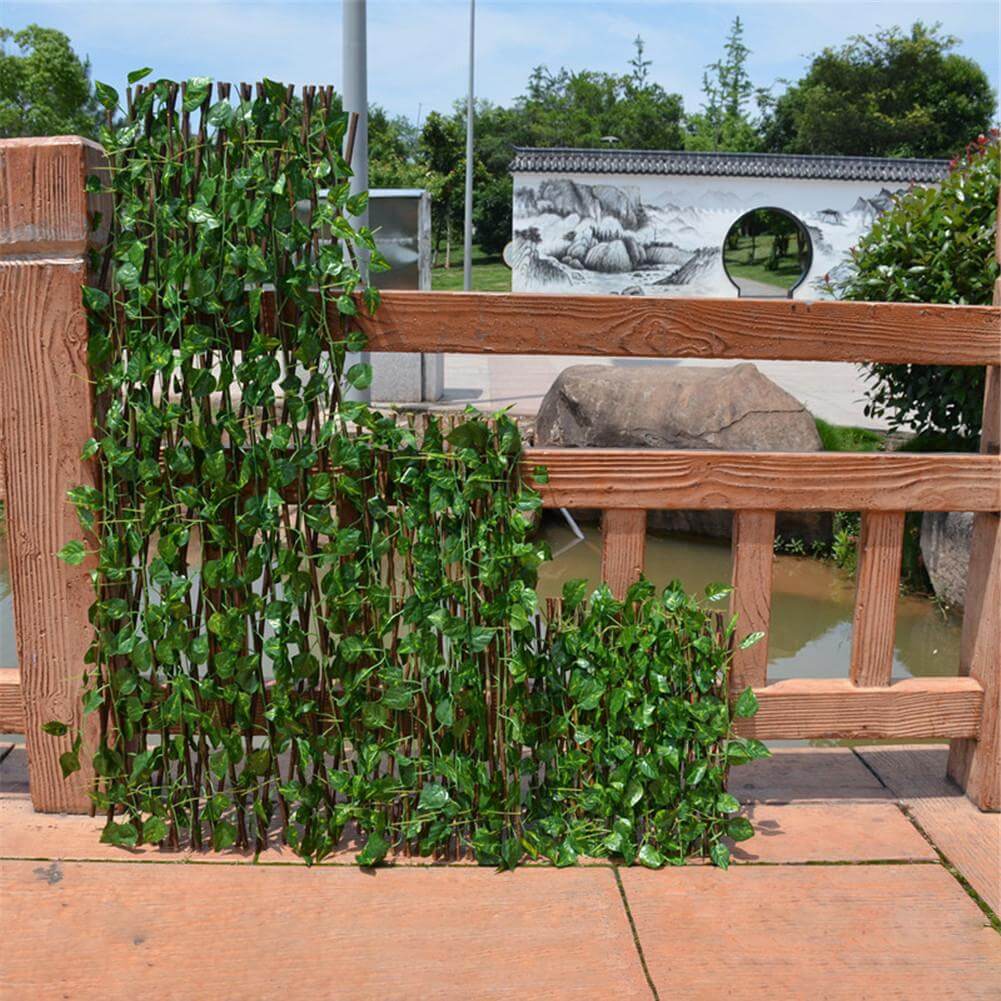 Retractable garden fencing