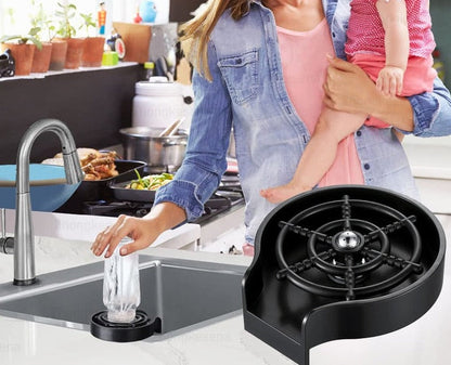 Automatic glass cleaner