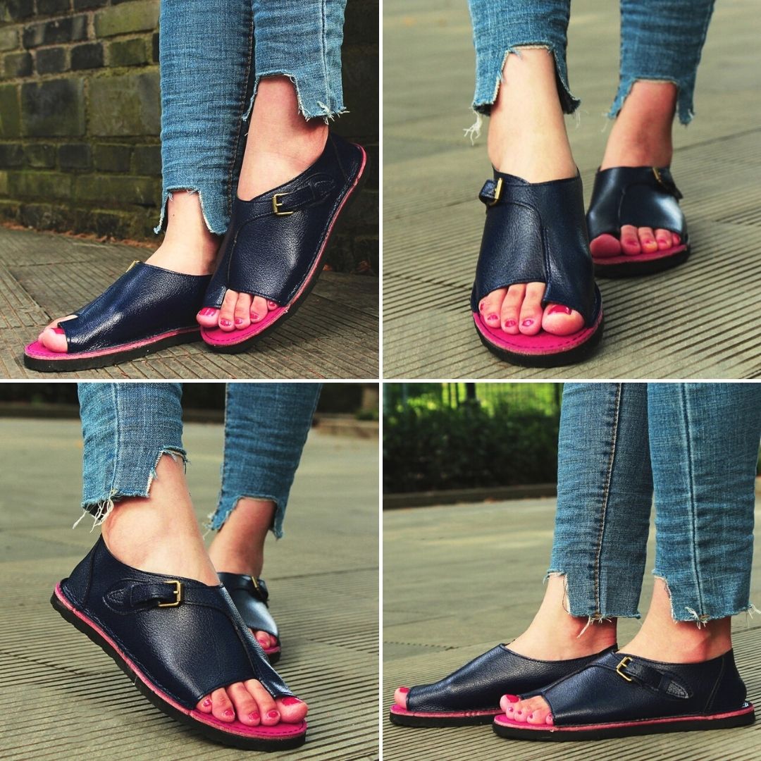 Sandals with buckle