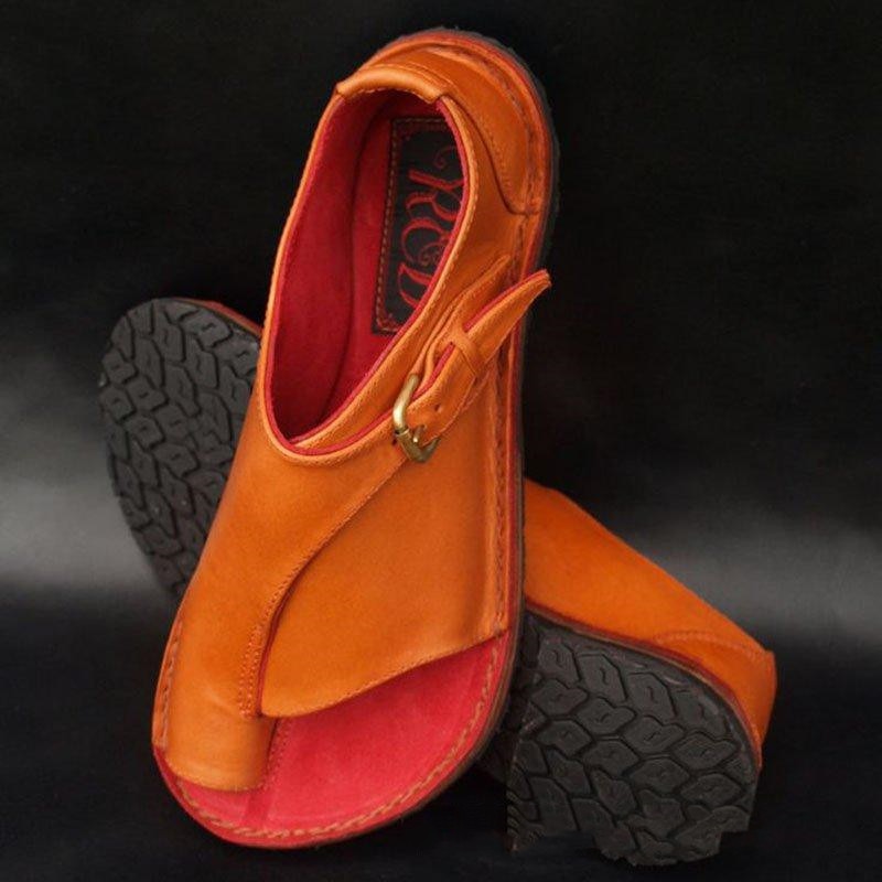 Sandals with buckle