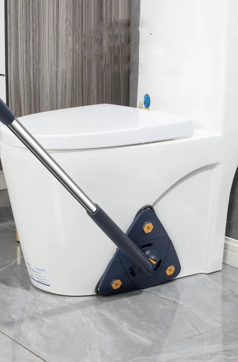 Self-turning triangular mop