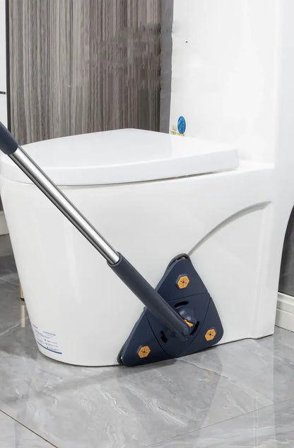 Self-turning triangular mop