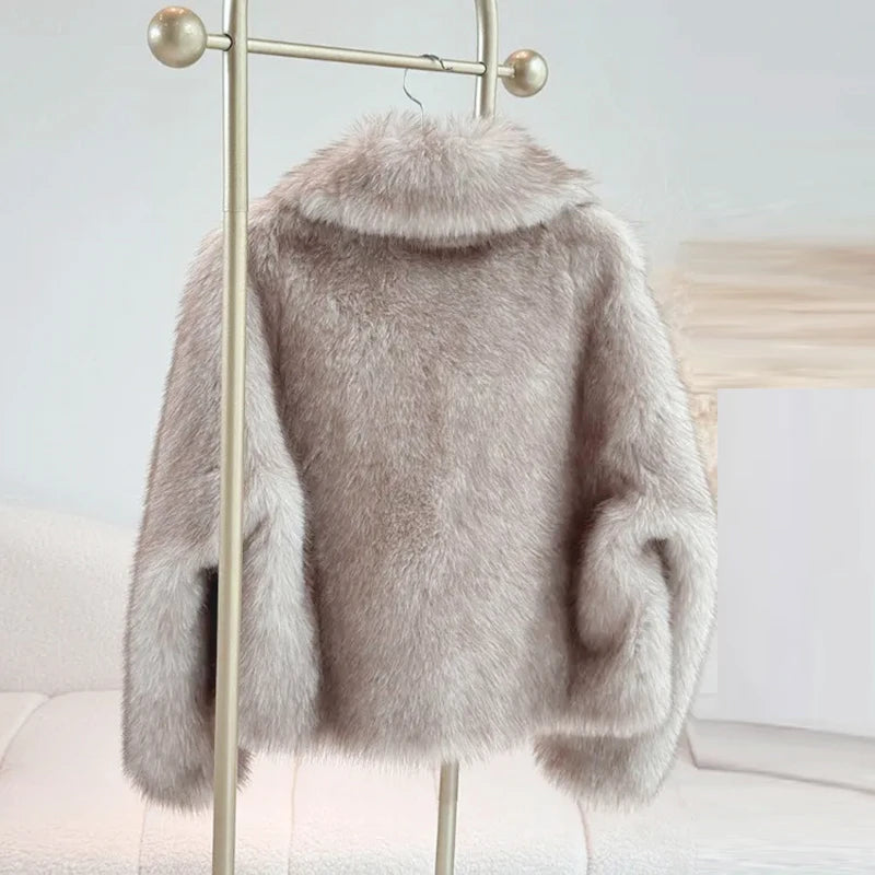 Short Women's Jacket Trendy Faux Fur for Autumn and Winter