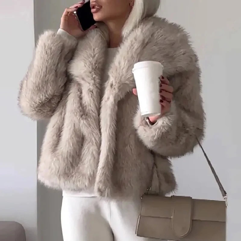 Short Women's Jacket Trendy Faux Fur for Autumn and Winter