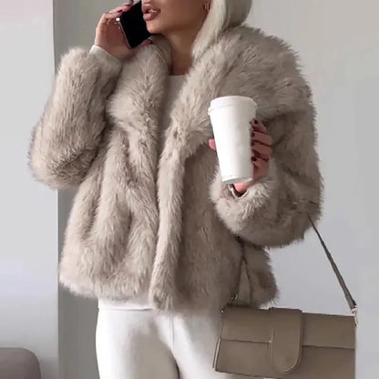 Short Women's Jacket Trendy Faux Fur for Autumn and Winter
