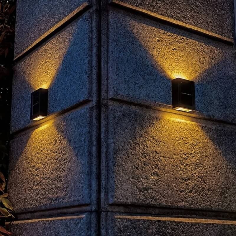 Solar-powered outdoor Patio Wall Light