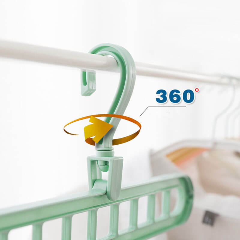 Space-saving 9-hole hanger