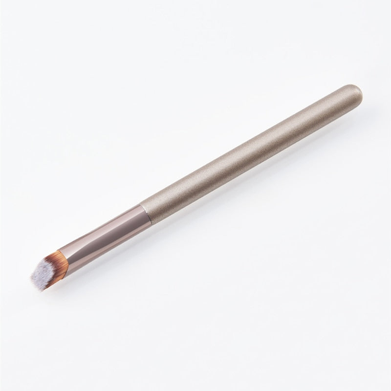 SquareTouch | Eyeshadow & Eyebrow Brush