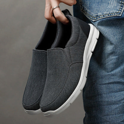 Summer canvas shoes for men
