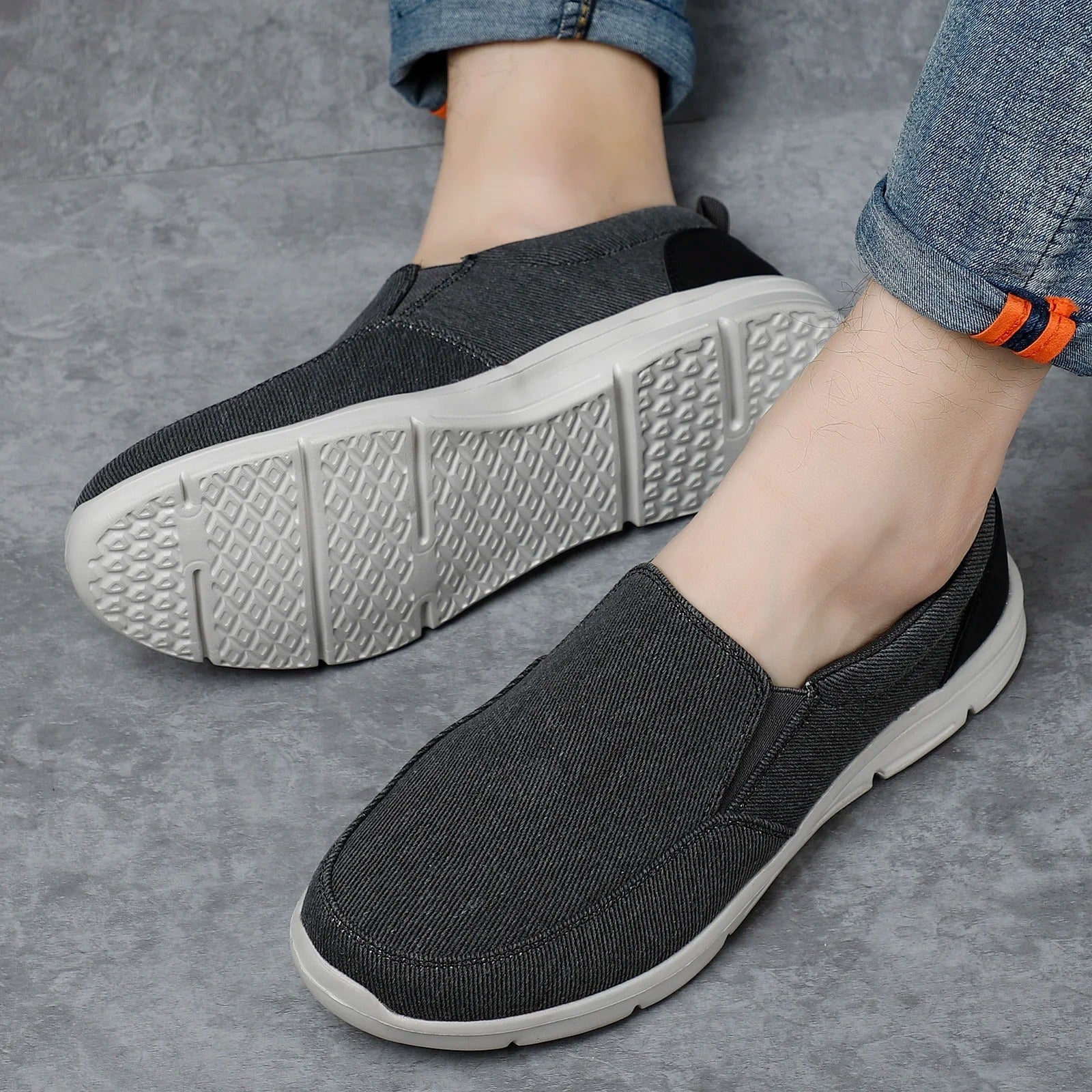 Summer canvas shoes for men