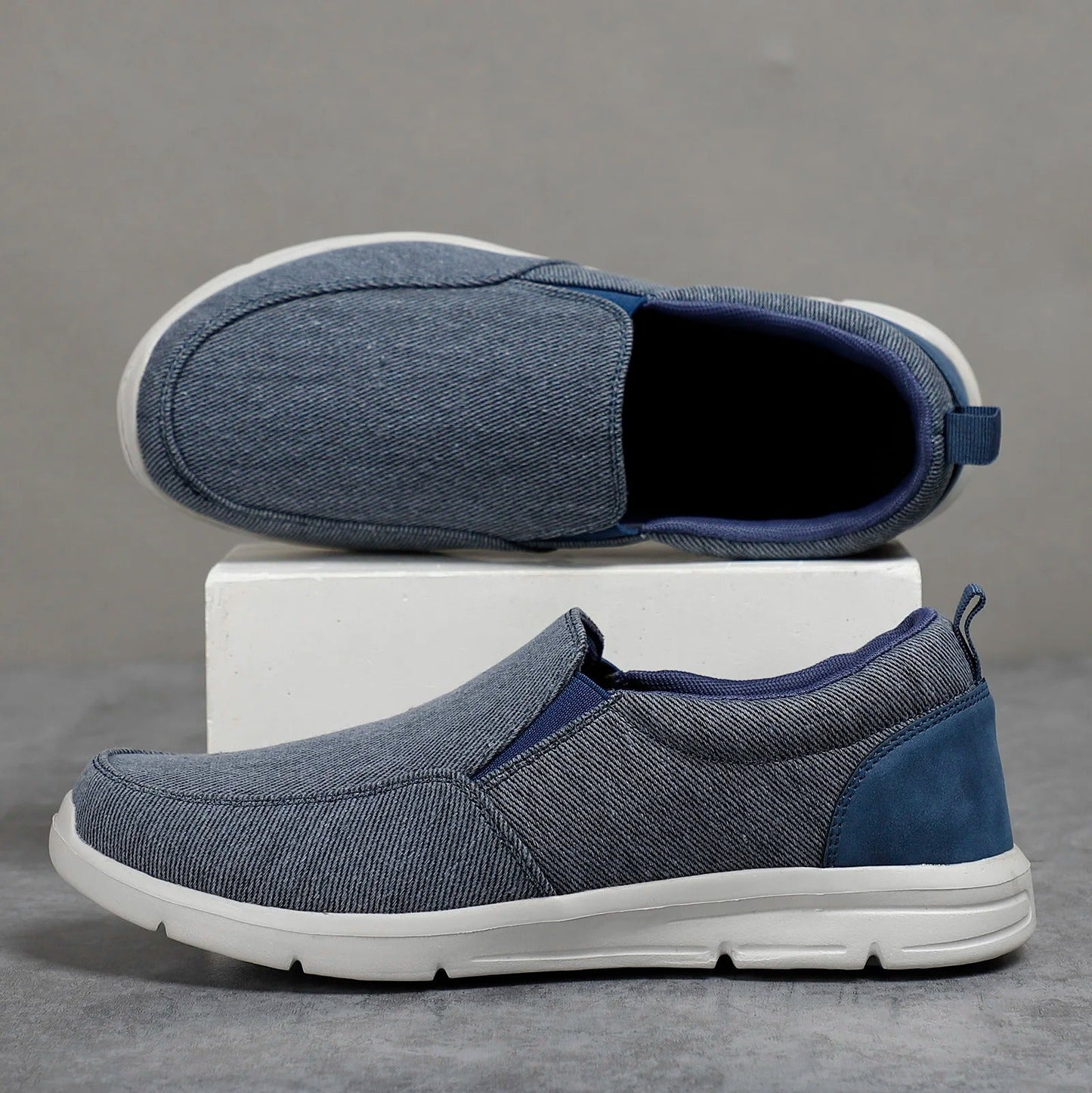 Summer canvas shoes for men